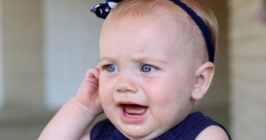 Bebeklerde Kulak Arsna Anne St